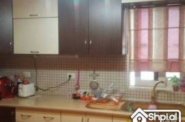 Shitet apartament 3+1, prane Kolegjit Kristal!!, Shitje