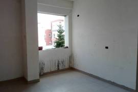 Shitet apartament 2+1 tek Kopshti Botanik, Sale