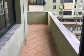 Super apartament me qera, Ενοικίαση