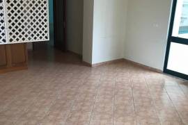 Super apartament me qera, Location