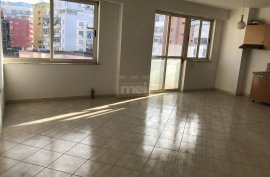 Shitet apartament 1+1 te rruga Mine Peza, Verkauf