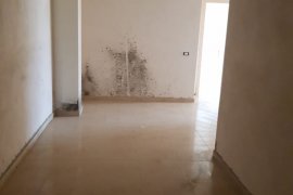 SHITET APARTAMENT NË LAGJEN GAFURR MUÇO, LUSHNJE, Πώληση