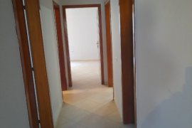 APARTAMENT 3+1 PER QIRA ,RRUGA E KAVAJES, Qera