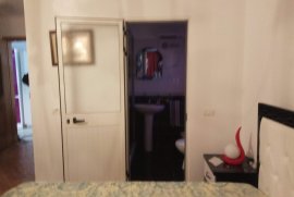 Shitet Apartament 3+1 ne qender Qytetit ,Lezhe, Πώληση