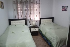 Shitet Apartament 3+1 ne qender Qytetit ,Lezhe, Πώληση