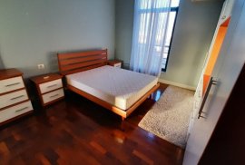 Jepet me Qera Apartament 123m2 2+1+2 me vend Parki, Bérlés