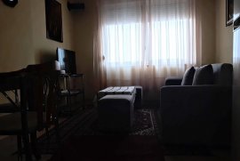 JEPET ME QIRA APARTAMENT 1+1NË LAGJEN 3, KORÇË, Ενοικίαση