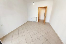 Apt tek KIKA 1 (Kom.e Parisit) 1+1 , Vente