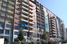 Tirane, shes ambjent biznesi  620.000 Euro Globe, Shitje