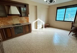 SHITET : Apartament 2+1+2 /zona: Shkolla e Kuqe , Vente