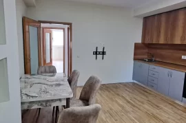 Apartament 2+1,Me Qera, Ish Restorant Durresi,550e, Affitto