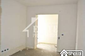 Shitet apartament 2+1 pranë Ministrisë e Jashtme, Shitje