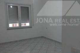 Apartament 1 + 1 me qera prane Liqenit te Thate, Location