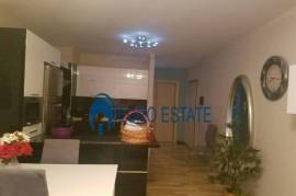 Shitet Apartament, Vente