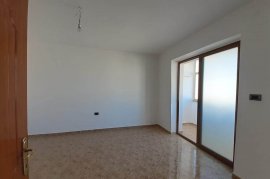 SHITET APARTAMENT NË LAGJEN 16, KORÇË, Verkauf