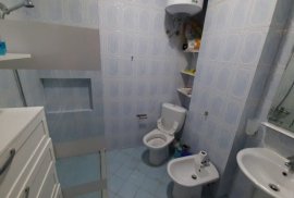 Shitet Apartament ne Bllok 1+1 79m2 144.500€ Me Hi, Shitje