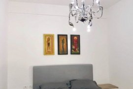 Jepet me qera Apartament 2+1 me parking 800€, 93m2, Alquiler