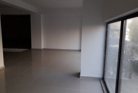 Ambjent biznesi 280m2, Bérlés