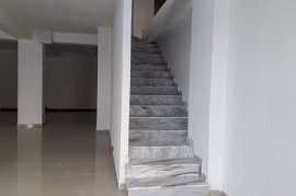 Ambjent biznesi 280m2, Qera