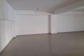 Ambjent biznesi 280m2, Miete