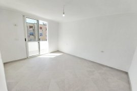 Shitet Apartament Komplet i Rinovuar: 1+1 , Πώληση