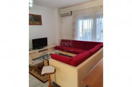 Tek Kopshti Botanik jepet me qera apartament 3+1 , Ενοικίαση