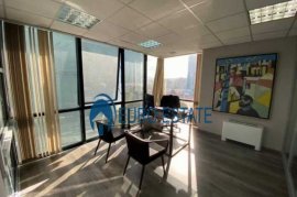 Tirane, Zyre me qera 252 m², 3.250 Euro (Qender), Location