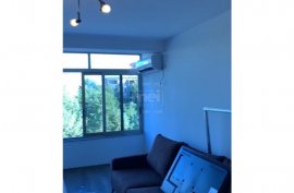Tek Brryli Shitet Apartament 1+1, Verkauf