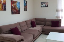 Jepet  apartament 2+1 me qera ,prane kompleksit De, Ενοικίαση