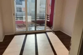 SHITET APARTAMENT 2+1…MBRAPA SPITALIT AMERIKAN 3.., Shitje