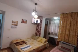 Qera, Apartament 1+1, Tek Pediatria, 350  Euro/Mua, Affitto