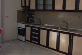 Qira, Apartament 2+1+2WC, Rruga Peti, 500 Euro, Ενοικίαση