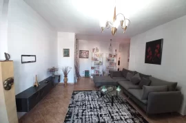 Shitet Apartament 3+1 , Laprak, 100000 Euro, Affitto