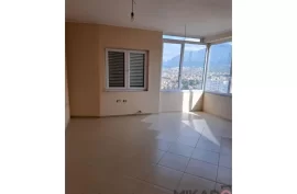 Shitet Apartament 2+1+2 tek Kompleksi 