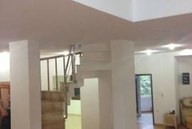 Apartament Dupleks Kompleksi Dinamo, Ενοικίαση