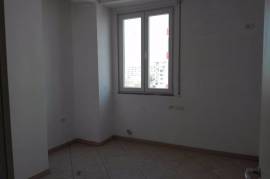 Shitet apartament 2+1 / tek rruga 5 maji, Shitje