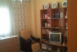 Shitet Apartament 2+1 tek Pallati me Shigjeta, Venta