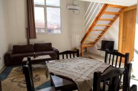 Jepen me qira apartamente 2+1, rruga Ali Visha, Location