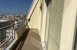 Shitet apartament 3+1 tek rruga "Muhamet Deli, Vente