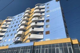 Shitet Apartament 3+1 , Rruga Shtraus, Πώληση