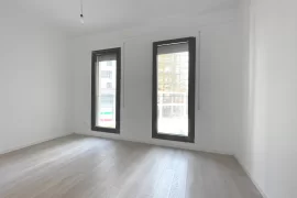 Apartament me qera, Ενοικίαση