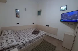 Qera, Apartament 1+1, 5 Maji, 400€, Bérlés