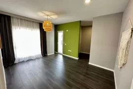 Shitet Apartament 1+1 pranë Qendrës, Πώληση