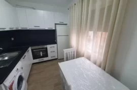 JEPET ME QIRA : APARTAMENT/AMB. KINEZE, Ενοικίαση