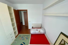 Apartament 2+1 tek Komuna Parisit -Qendra Kristal, Qera