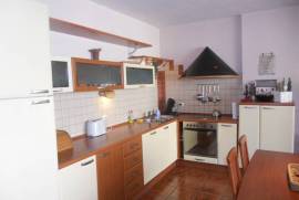 Apartament per shitje  3+1 Prane Komunse Parisit, Shitje