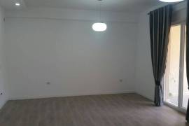 Shitet Super Apartament 1+1 tek Kopshti Botanik., Eladás