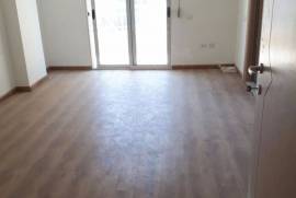 Shitet Apartament 2+1 prane kopshtit zoologjik, Vente