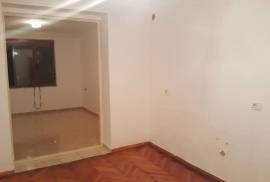 APARTAMENT 3+1 PER SHITJE TE MYSLYM SHYRI, Πώληση