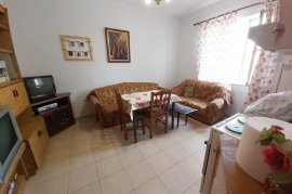 Shitet Apartament 1+1 Bosh (Rruga Bardhyl - Brryl), Πώληση